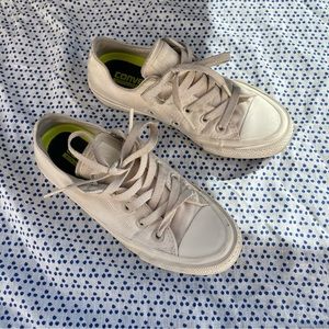 Cream converse